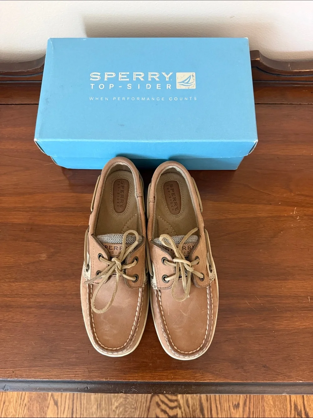Blue Fish Men's Two-Tone Tan and Beige Boat Shoes